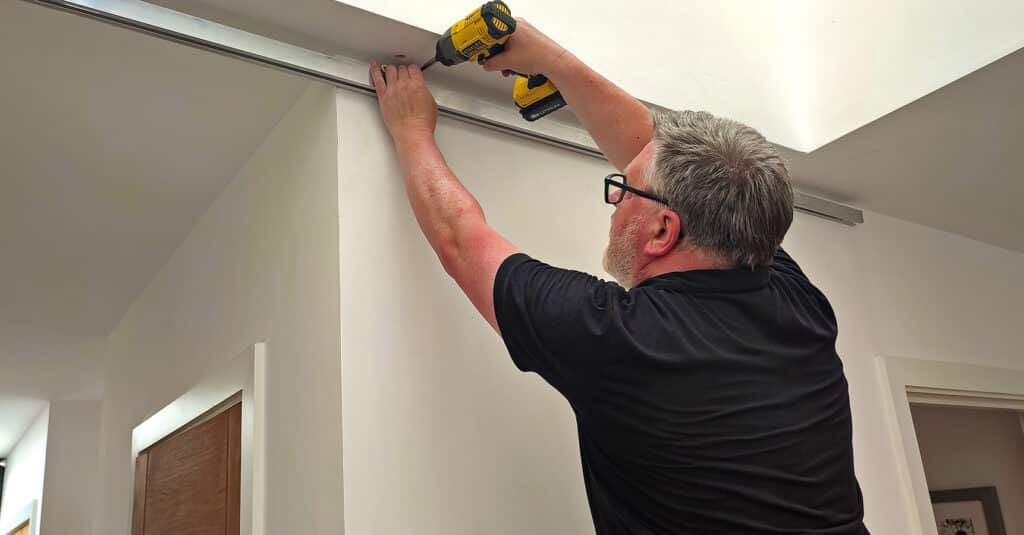 Handyman Fitting Sliding Room Dividers